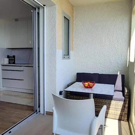 Belle Vue Acces Piscine Couverte Et Chauffee Кане