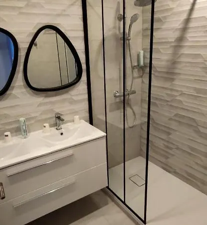 Belle Vue Acces Piscine Couverte Et Chauffee * Кане